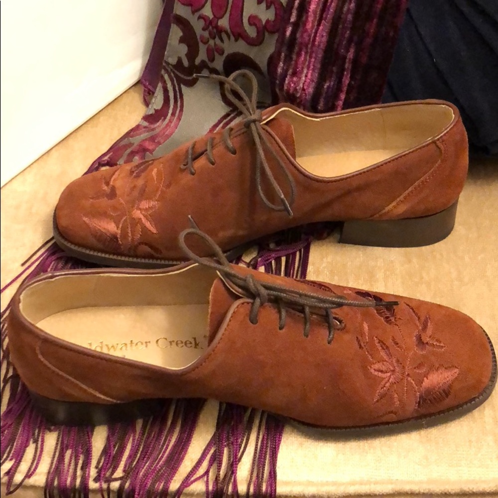 LAST CHANCE Vintage Coldwater Creek Embroidered Suede Loafer - Picture 5 of 7